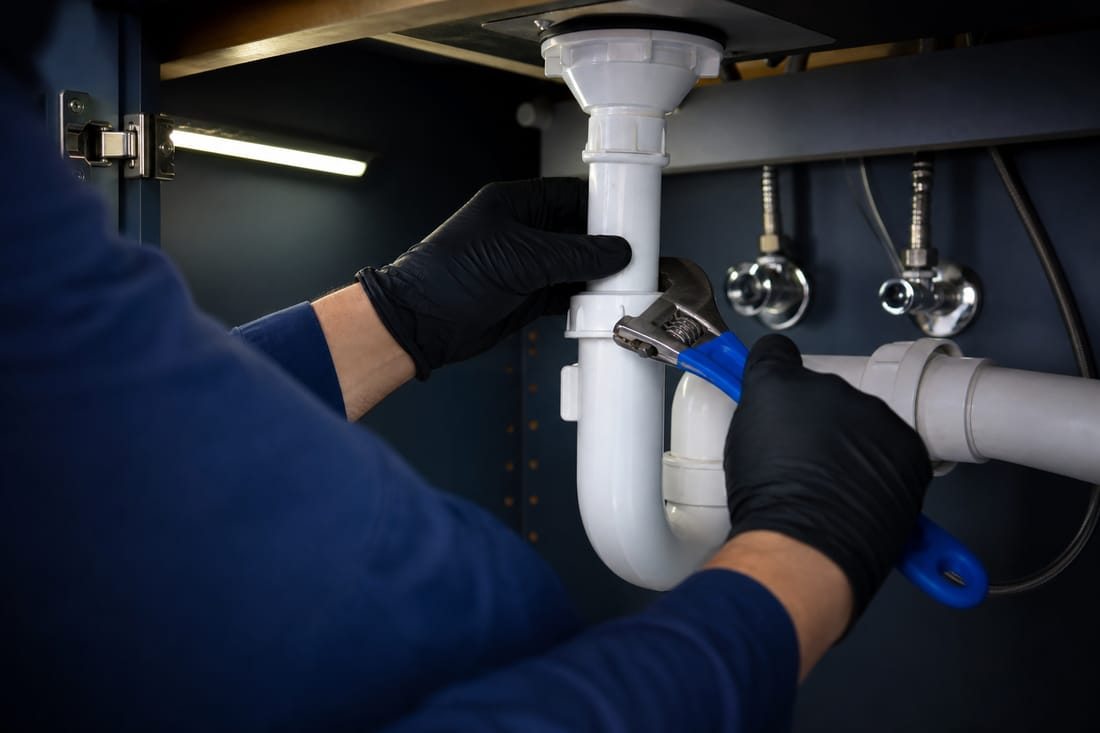 Exemple : réparation d'un siphon sous évier